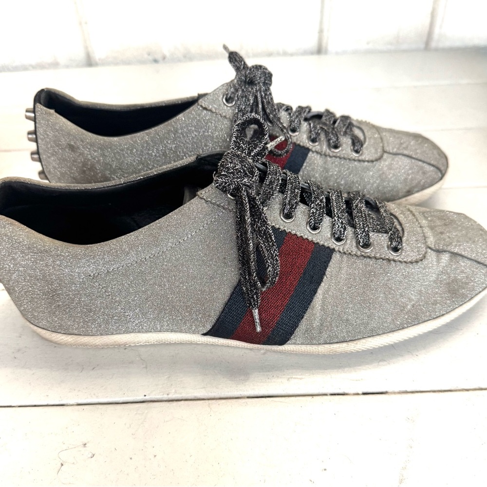 Gucci men’s sneakers Silver with Red and Blue Stripes size 46. Authentic